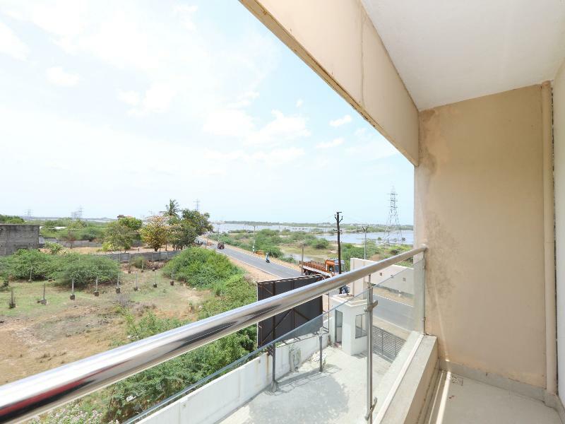 Oyo Flagship 14716 Omr Kelambakkam Hotel Csennai Kültér fotó